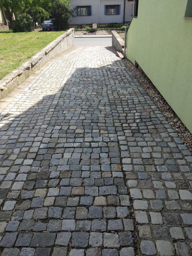 MelcanyApartman Blizko Brna S Dobovymi Dekoracemiアパートメント エクステリア 写真